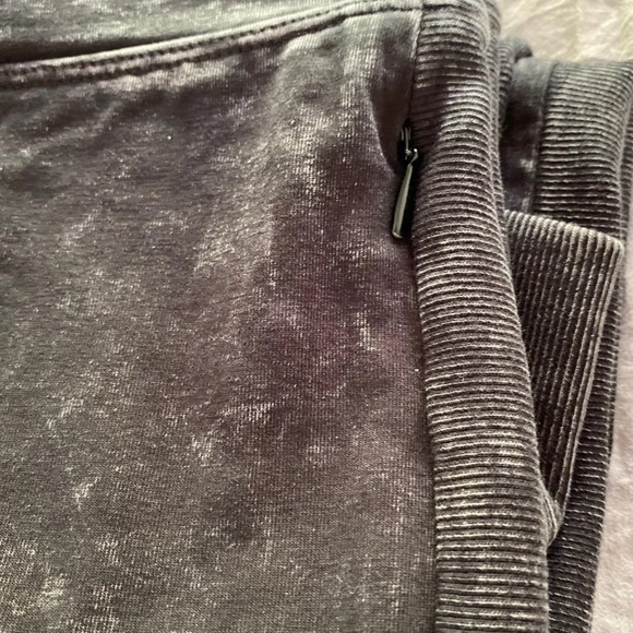 ISO - Picture 3 of 4